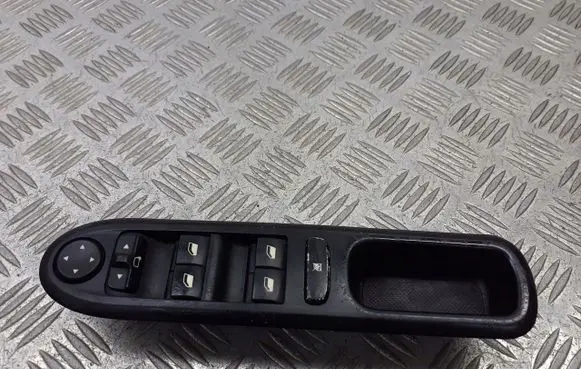 Peugeot 407 Front door window switch trim 96468703