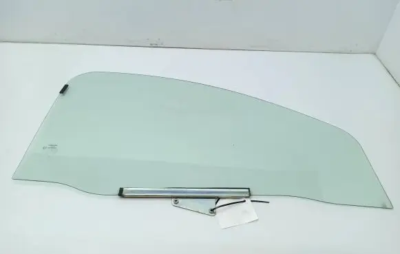 Microcar M.GO Front door window/glass (coupe) 