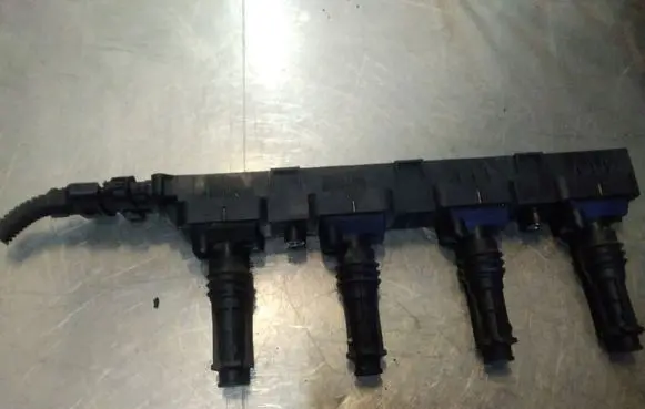 Opel Corsa C High voltage ignition coil 0221503472