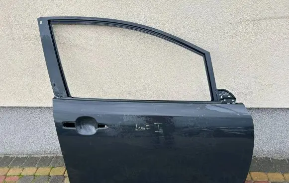 Nissan Leaf I (ZE0) Front door lea1rp
