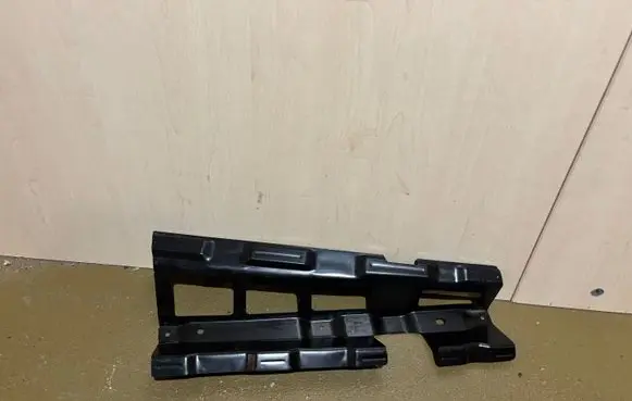 Skoda Octavia Mk2 (1Z) Fender mounting bracket 1Z0821161