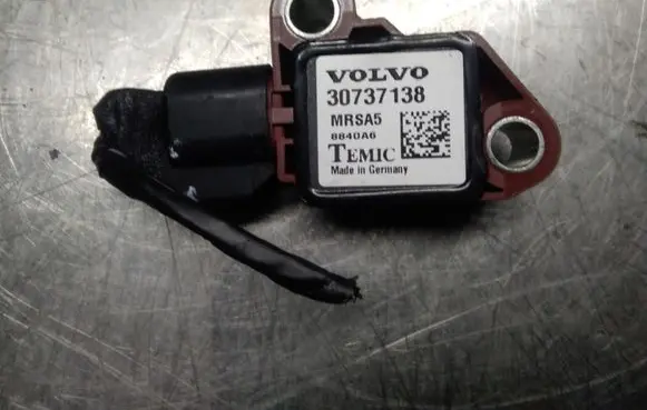 Volvo S40 Airbag deployment crash/impact sensor 30737138 8840A6