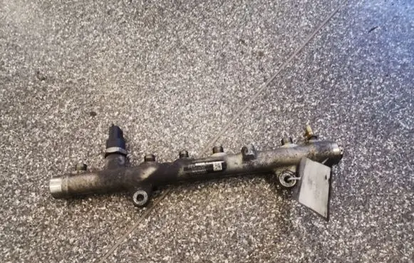 Nissan Primera Fuel main line pipe 0445214065 8200330912