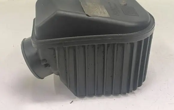 Mercedes-Benz C W203 Intake resonator A2710900004 054700