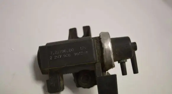 BMW 5 E39 Turbo solenoid valve 72279600