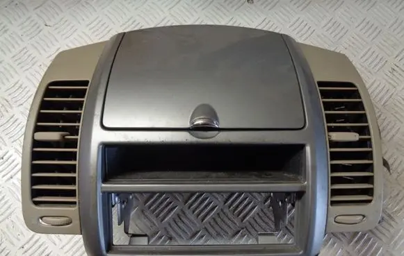 Nissan Note (E11) Glove box 682609U000