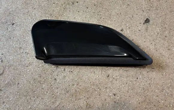 BMW X2 U10 Rear door glass trim molding 5A2FC94