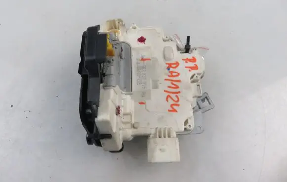 Audi A4 S4 B7 8E 8H Front door lock 8E2837016AA