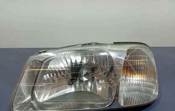 Hyundai Accent Headlight/headlamp