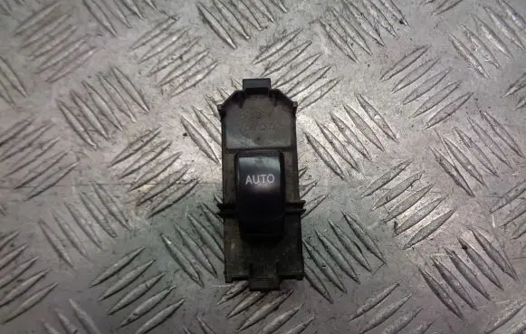 Toyota Corolla Verso E121 Quarter vent window switch 8403013030