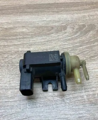 Volkswagen PASSAT B6 Turbo solenoid valve 1K0906627B