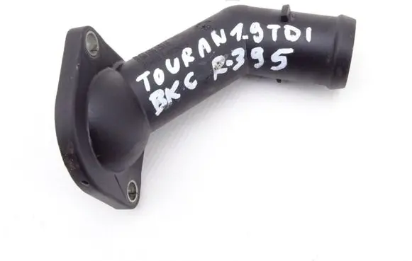 Volkswagen Touran I Engine coolant pipe/hose 038121121D