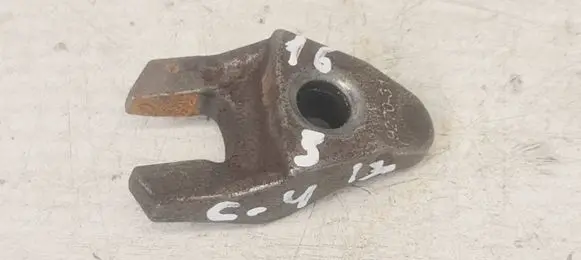 Citroen C4 II Fuel Injector clamp holder 927031