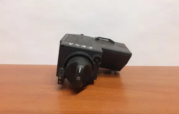 Mercedes-Benz E W210 Light switch 2105451104 5643