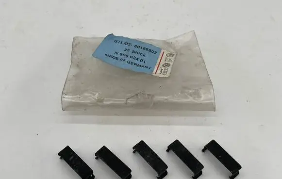 Audi A3 S3 A3 Sportback 8P Center console N90863401