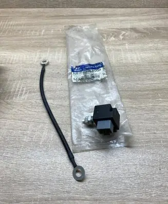 Hyundai i30 Brake pedal sensor switch 938104DRWAQQH PG4S1