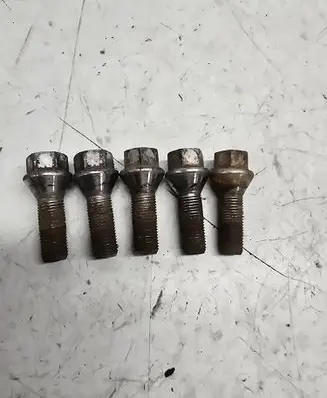 Volvo S60 Nuts/bolts 1234