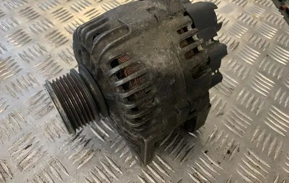 Renault Megane II Generator/alternator 8200667610