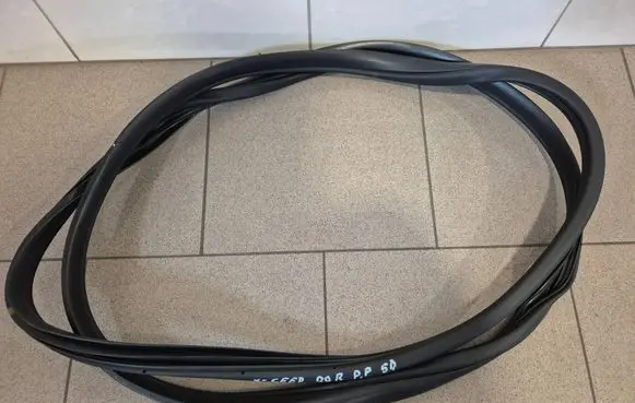 Front door rubber seal