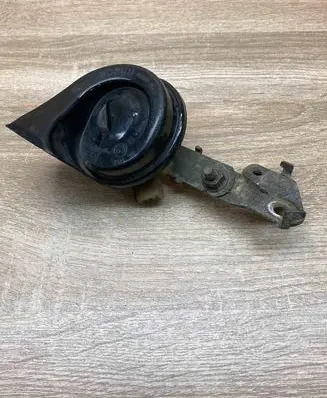 Mercedes-Benz A W169 Horn signal 3881157