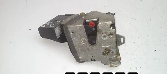 BMW 5 E39 Front door lock 8352165