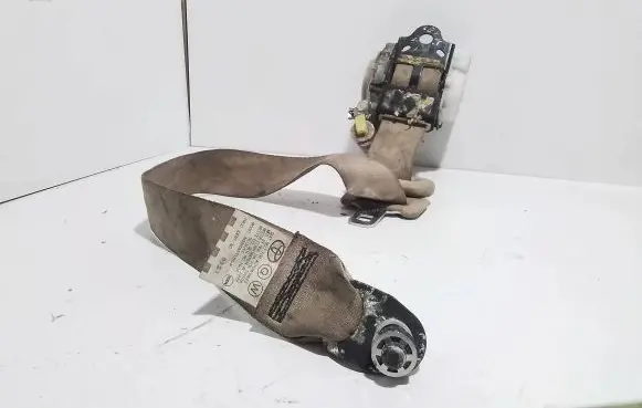 Lexus IS 200-300 Front seatbelt 0428092
