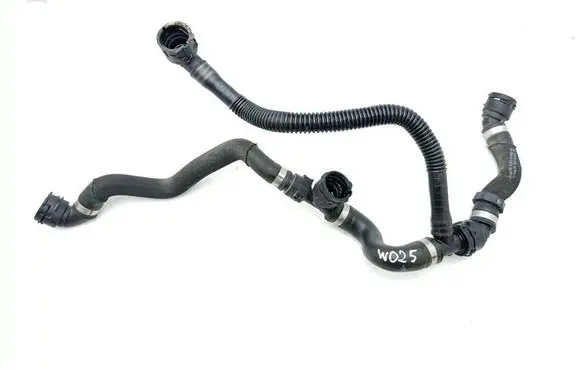 Engine coolant pipe/hose