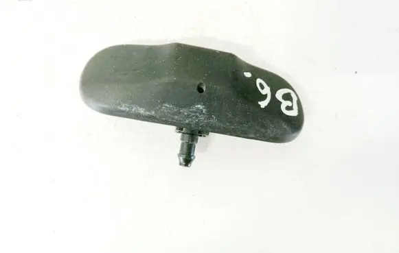 Volkswagen PASSAT B7 Windshield washer spray nozzle 5m0955985c