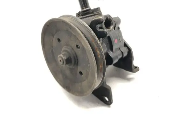 Nissan Terrano Power steering pump