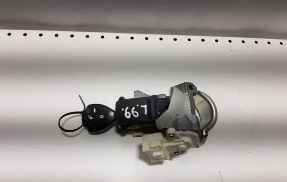 Toyota Avensis T270 Ignition lock