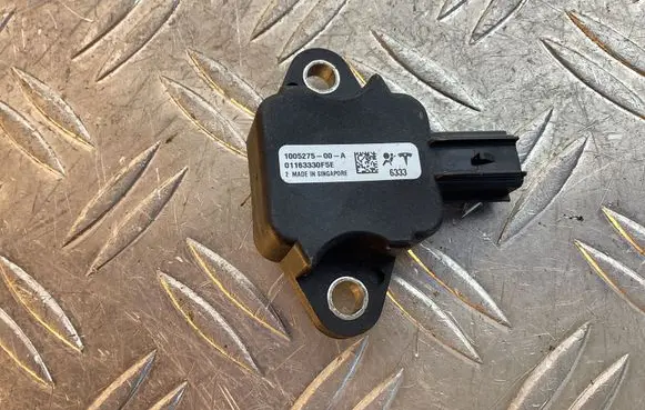 Tesla Model S Airbag deployment crash/impact sensor 100527500A