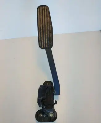 Volvo V70 Accelerator throttle pedal 30636004