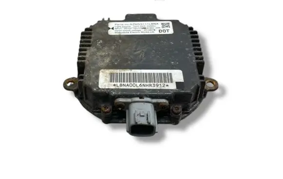 Nissan X-Trail T30 Headlight ballast module Xenon NZMNS111LBNA DC380W D2RD2S2000HW