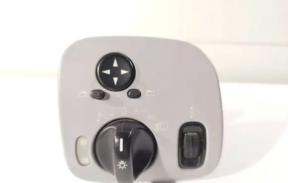 Mercedes-Benz C W203 Light switch A2035450604 24406574726 04058516