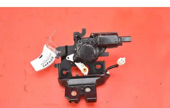 Mazda 3 I Tailgate/trunk/boot lock/catch/latch B6724