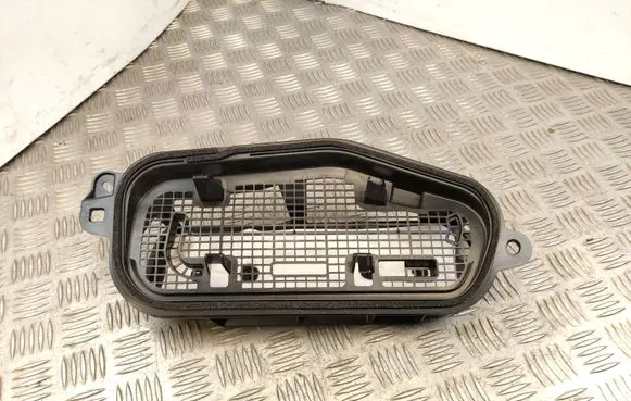 Citroen C4 III e-C4 Air intake duct part 9826833180
