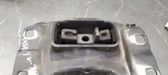 Volvo S40, V40 Gearbox mount 322A40J