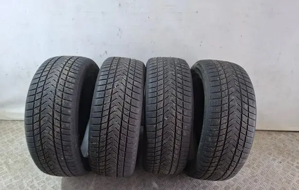Audi Q5 SQ5 R20 winter tire 23550R20 GRIPMAX