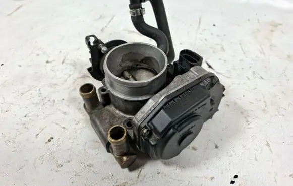 Volkswagen PASSAT B5 Throttle valve 
