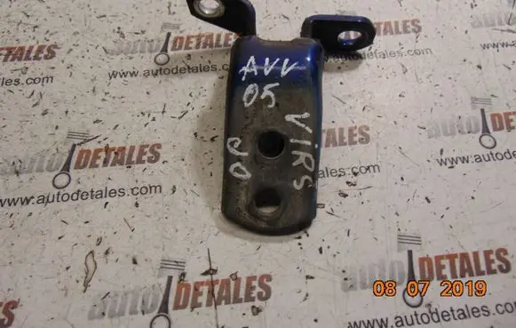 Toyota Avensis Verso Front door upper hinge
