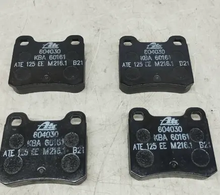 Mercedes-Benz 190 W201 Brake pads (rear) 0014200120 0004208820 0004209020