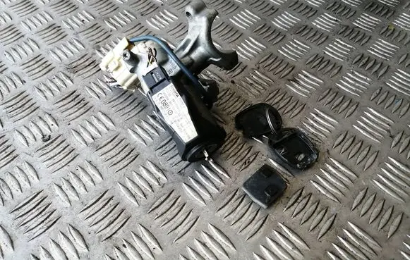 Toyota Yaris Ignition lock 45020521 8978352010