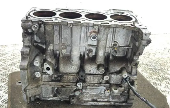 Toyota Avensis T270 Engine block 1AD