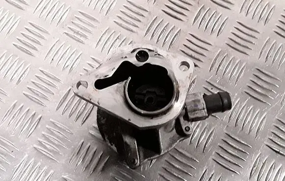 Renault Kangoo I Vacuum pump