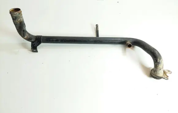 Audi A4 S4 B5 8D Engine coolant pipe/hose 058121071A