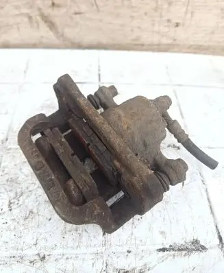 Nissan X-Trail T30 Rear brake caliper