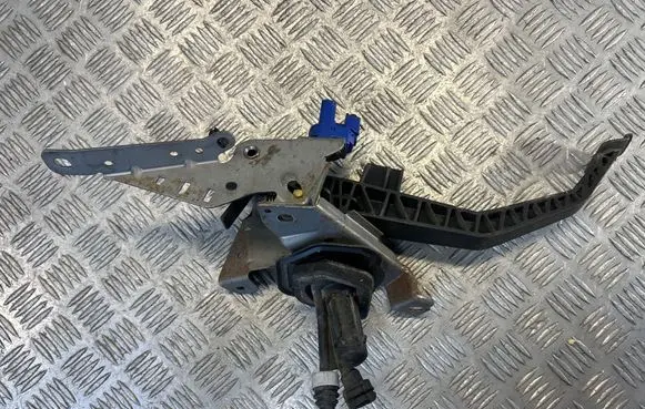 Ford Focus C-MAX Clutch pedal 3M517B633EK