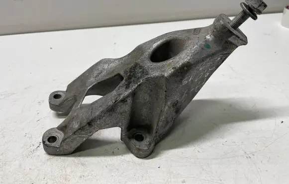 Audi A4 S4 B8 8K Engine mounting bracket 8K0199307BE