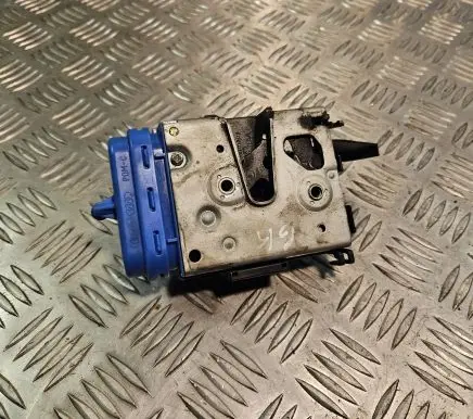 Audi A4 S4 B5 8D Rear door lock 8D0839015A