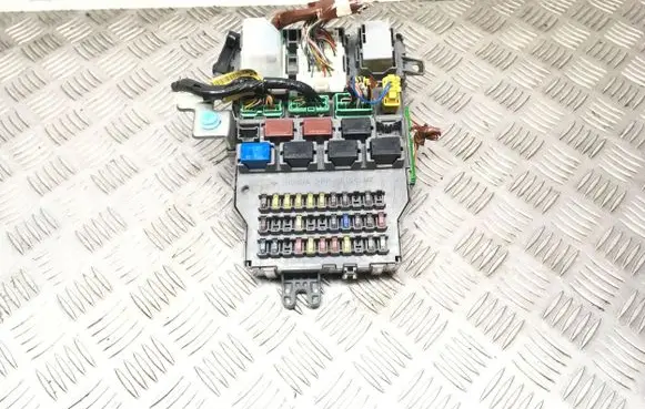 Honda Accord Fuse box set XE20AF9T 122302 XE2